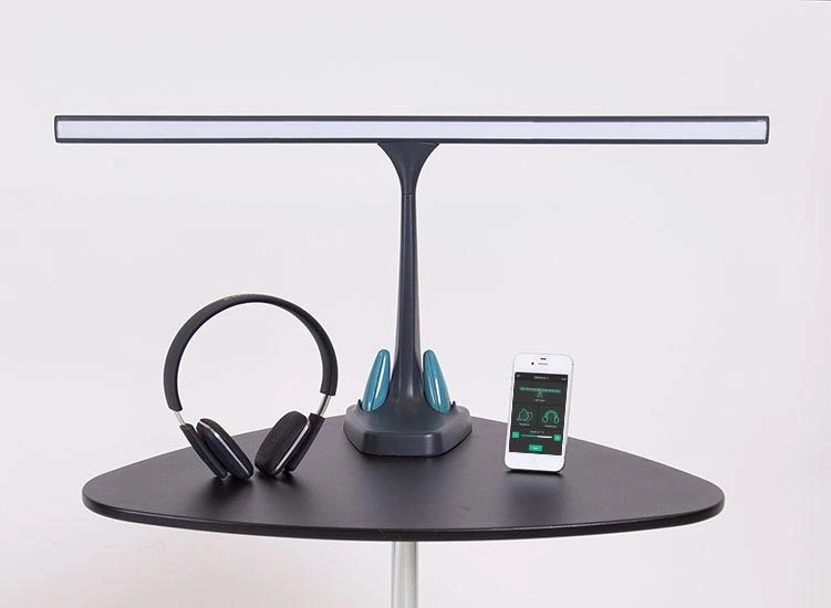 cr=t_0%,l_0%,w_100%,h_100% A table with headphones and an ipod on it